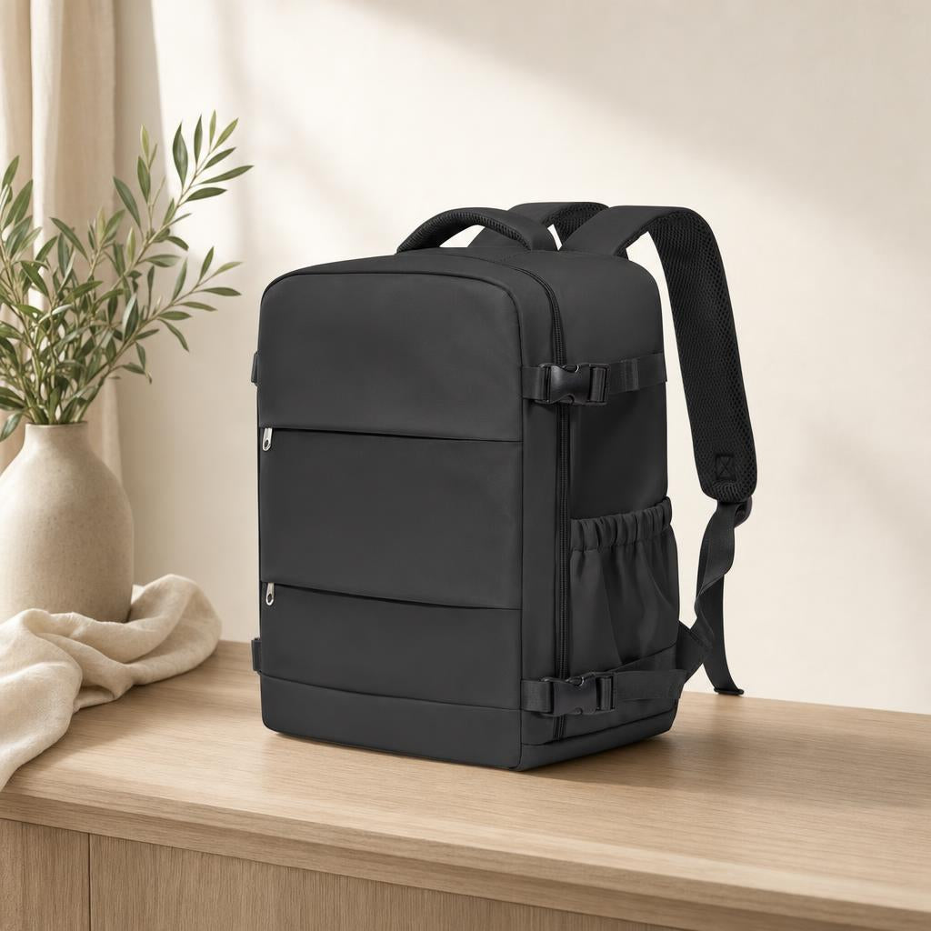 Mochila de viaje Nalvani VacPack 40 en color negro, vista frontal